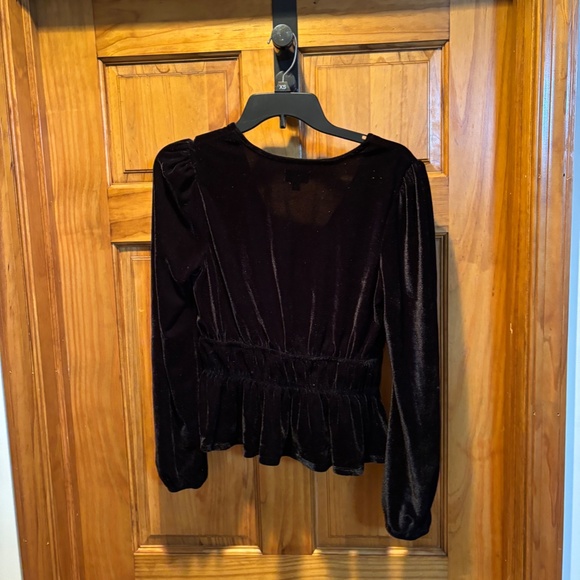 True Craft Long Sleeve Velvet Surplice Top in Black Small - Picture 3 of 5